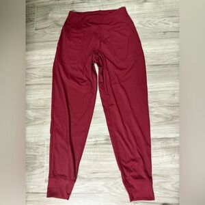 Women's burgundy jogger, size S, with pockets